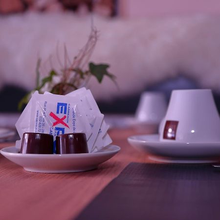 Hotel-Rotisserie La Tour Rouge Delémont Dış mekan fotoğraf