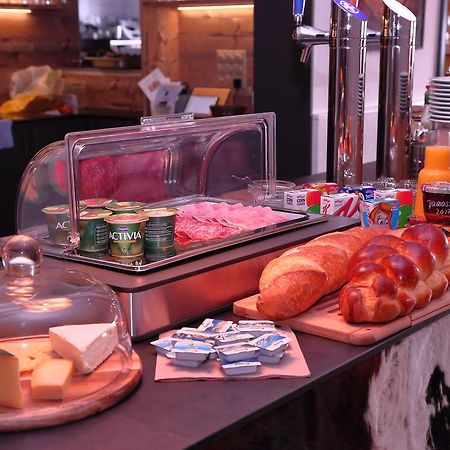 Hotel-Rotisserie La Tour Rouge Delémont Dış mekan fotoğraf